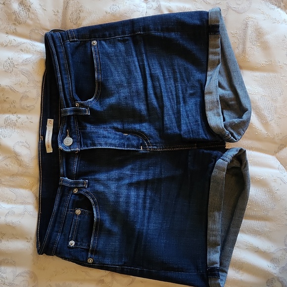 Levi Shorts - Picture 1 of 6